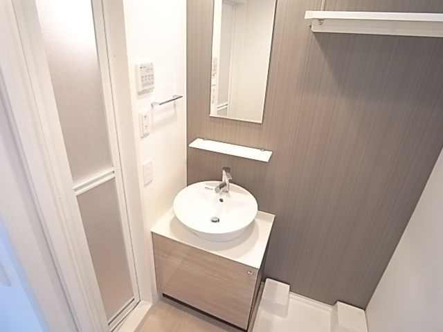 エスプレイス神戸ウエストモンターニュの独立洗面台|独立洗面化粧台が付いています