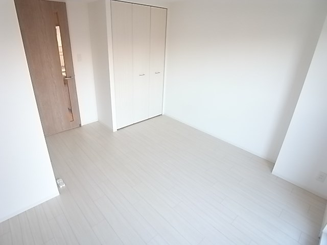 エスプレイス神戸ウエストモンターニュの居間・リビング|使いやすいリビングです