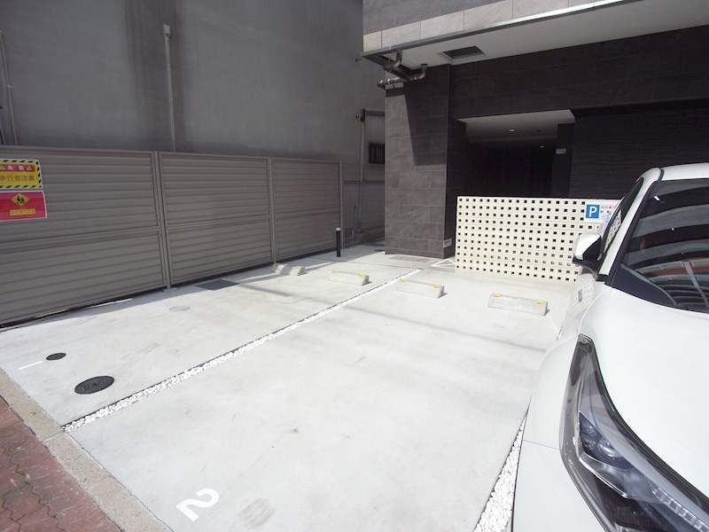エスプレイス神戸ウエストモンターニュの駐車場|カースペースがあります