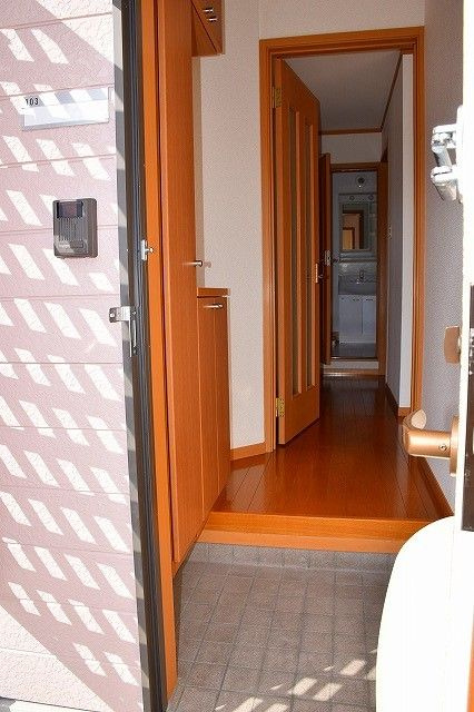 メイプルタウンＡの玄関