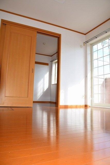 メイプルタウンＡの居間・リビング