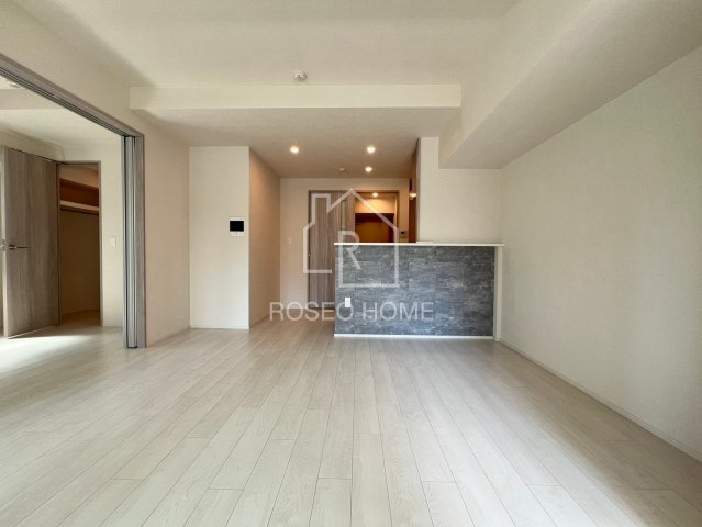 プレディアコート本町の居間・リビング|同マンション別部屋：参考写真