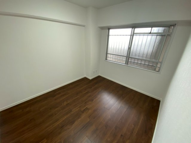 パレス瀬戸の洋室