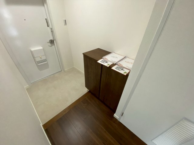 パレス瀬戸の玄関|玄関収納もたっぷりあります♪