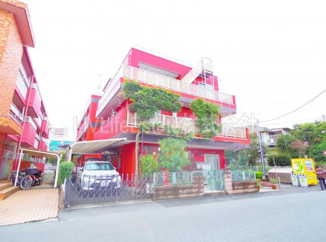 ファーストプレイスの外観