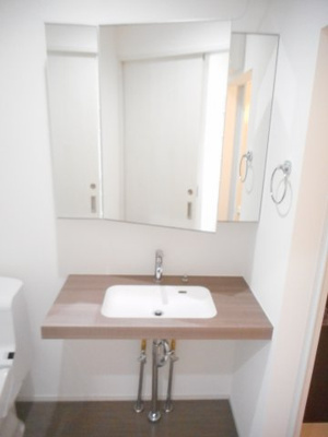 【独立洗面台】 | ラピード | 朝の支度にも助かる、独立の洗髪洗面化粧台