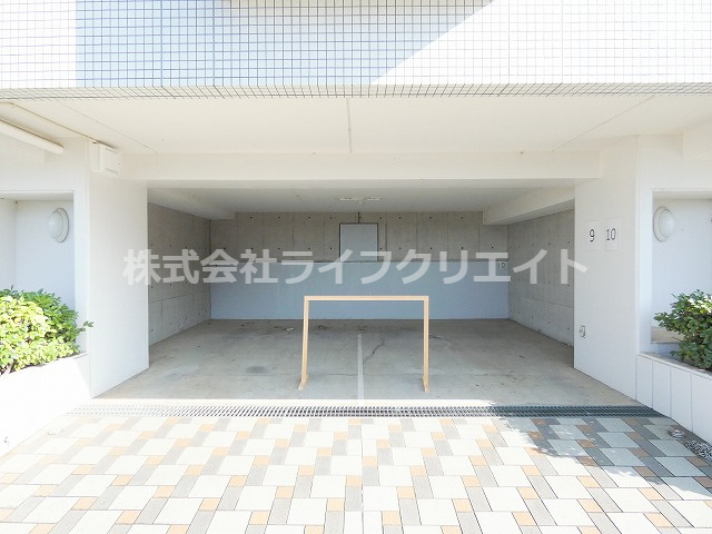 PLENDY-HILLS高幡不動の駐車場
