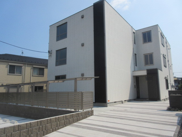 Ｐｒｉｍｅ　Ｉｓｏｇｏ　ＥＡＳＴの外観|旭化成のオートロック付ペット共生マンション