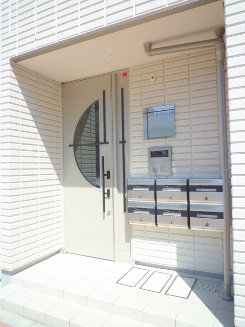 セレクション山手のエントランス|★オートロック付きのエントランス★