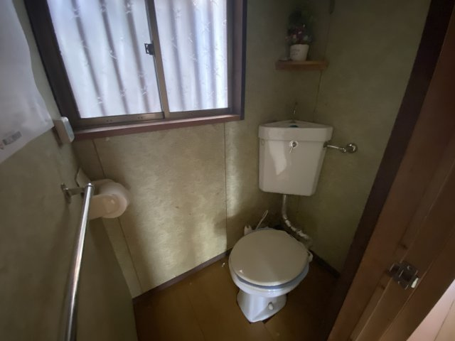 岩国市山手町２丁目の中古一戸建のトイレ