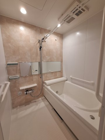 （シニア限定）Urban　Claire元住吉の浴室|栓を閉めればボタン一つでオートバス