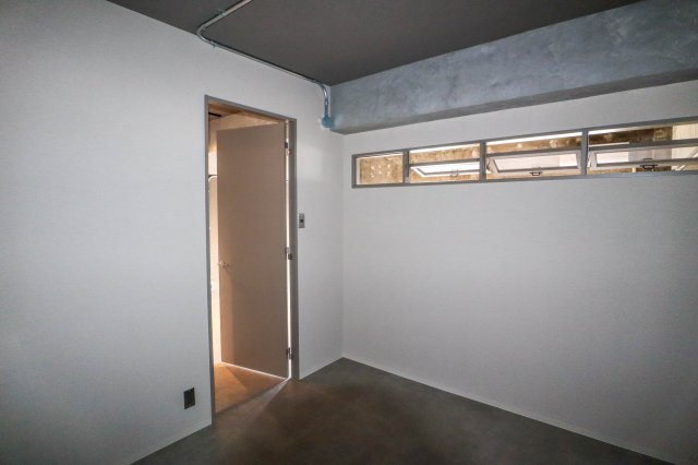 【子供部屋】 | 財形吹田ハイツ | 洋室約４．０帖
LDとつながる室内窓が有ります♪