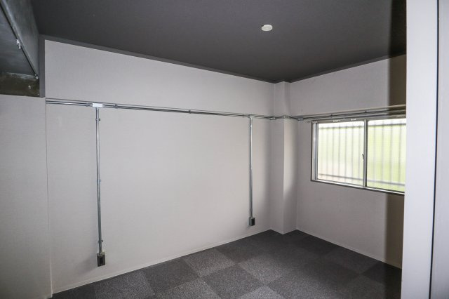 【寝室】 | 財形吹田ハイツ | 洋室　約５．５帖