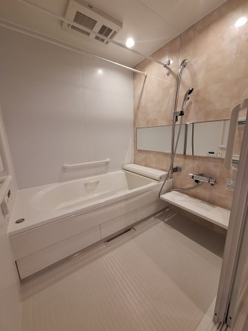 （シニア限定）Urban　Claire元住吉の浴室|栓を閉めればボタン一つでオートバス