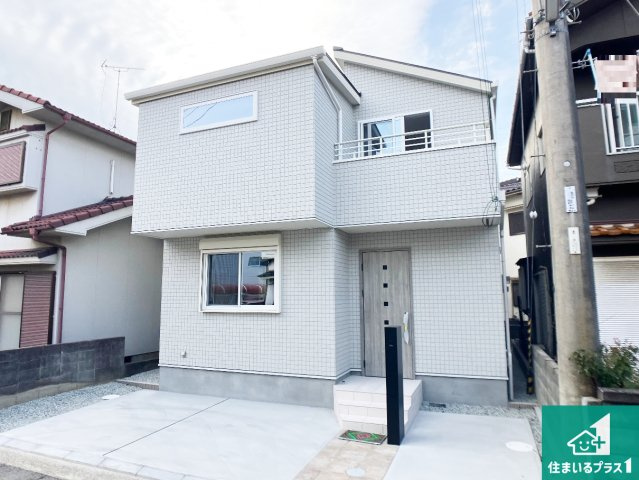 加古川市加古川町稲屋　新築一戸建ての外観|周辺は落ち着いた街並みの住宅地！子育てがしやすい住環境です！まだ未完成ですが、現地でしかわからない事もございます。是非一度ご覧ください。