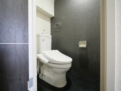 【トイレ】 | セイワパレス真田山公園南 | 落ち着いた色調のトイレです