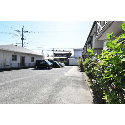 【駐車場】 | フレグランス上津 | 車をお持ちの方に嬉しい駐車場付きの物件です