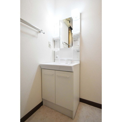 【洗面所】 | フレグランス上津 | 明るい洗面所です