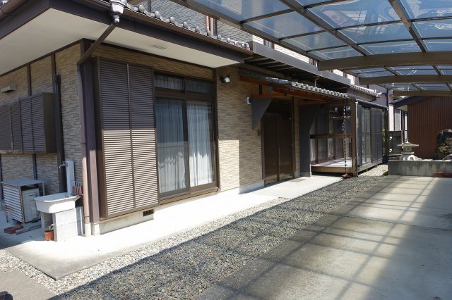高崎市中尾町　【解体更地渡し】売地の外観|西から東方向（建物は解体更地渡し）