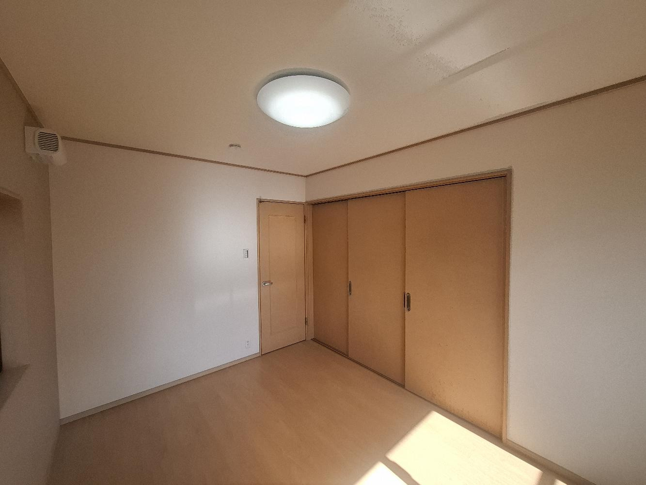 堺市北区金岡町　中古戸建の洋室