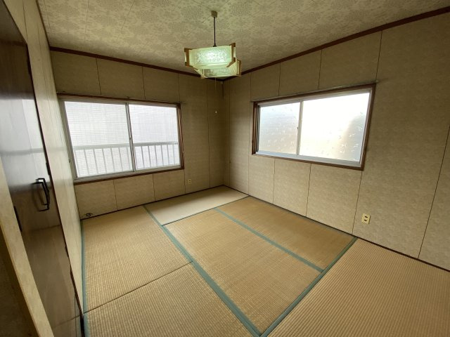 平田5丁目売家の和室