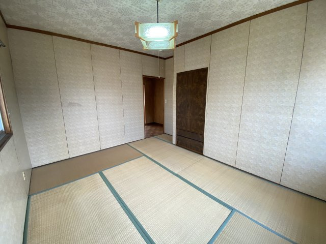 平田5丁目売家の和室