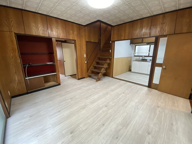 平田5丁目売家の洋室