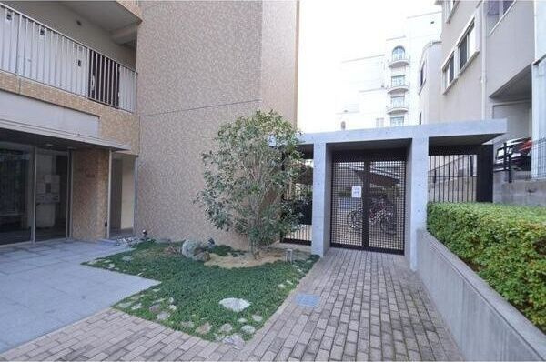 アリヴィオ夕陽ヶ丘のロビー