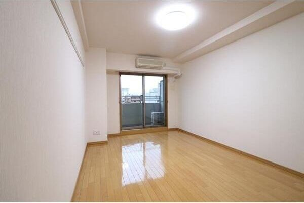 アリヴィオ夕陽ヶ丘の洋室