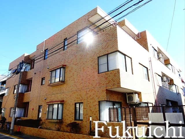 エレガン学芸大学の外観