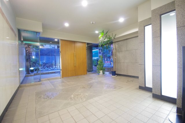 【エントランス】