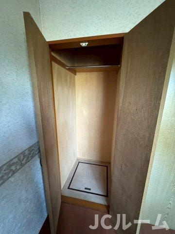 柏崎市大字安田のアパートの玄関