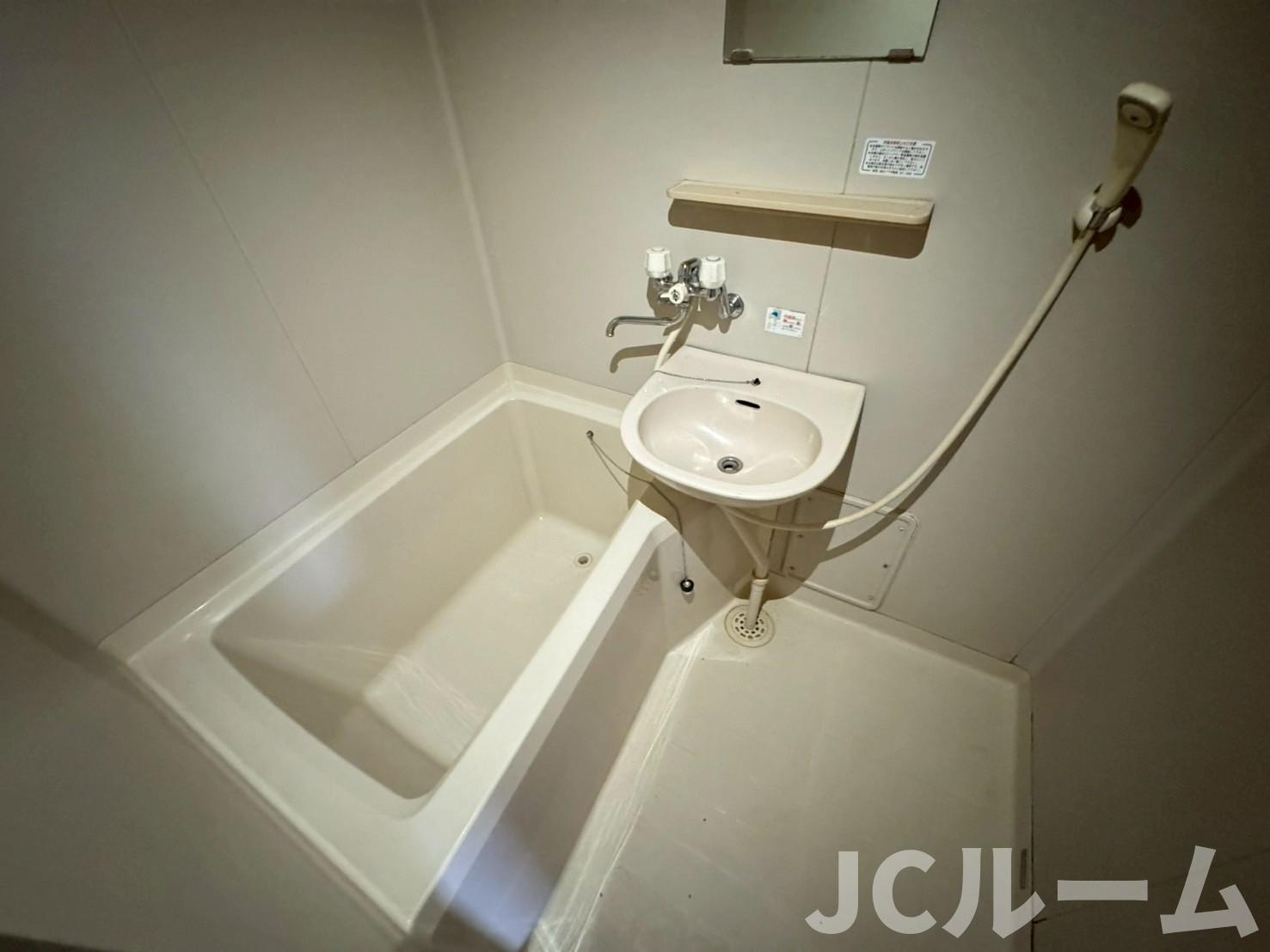 柏崎市大字安田のアパートの浴室