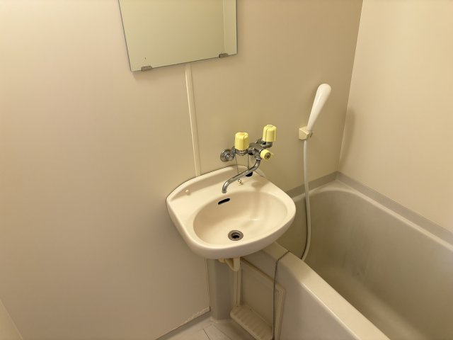 スタンドアップ古市の洗面所