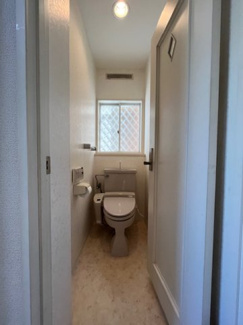 【トイレ】 | 日の峰４丁目　中古戸建 | 1階　トイレ
