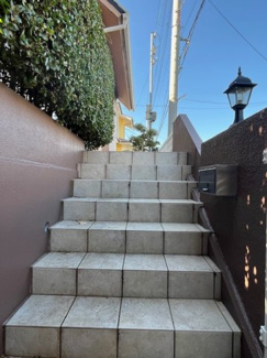 【エントランス】 | 日の峰４丁目　中古戸建 | 外装きれいです。