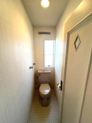 【トイレ】 | 日の峰４丁目　中古戸建 | 2階　トイレ