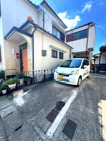 杭ノ瀬戸建の駐車場