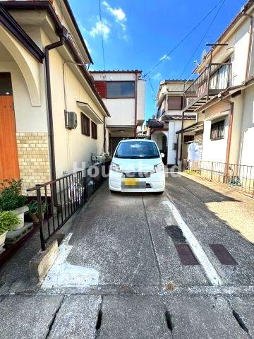 杭ノ瀬戸建の駐車場