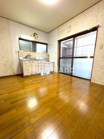 杭ノ瀬戸建の居間・リビング