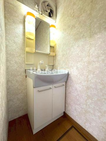 杭ノ瀬戸建の独立洗面台