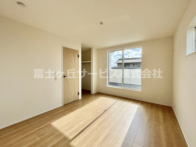 【寝室】 | 島田市松葉町 新築一戸建て | 主寝室です