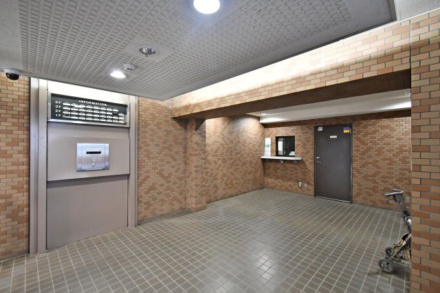 ライオンズマンション大宮吉野原のエントランス