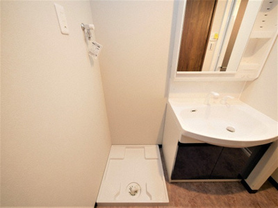 【設備】 | ブリリアントジュネス本町 | 洗濯機置き場です