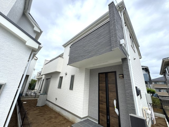 松戸市新松戸6丁目新築戸建【新松戸南小学校：2分】の外観|A号棟：完成済み内覧可能です！