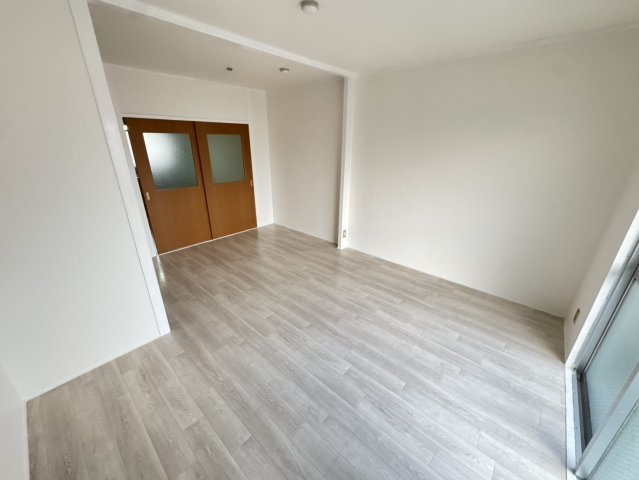 【居間・リビング】 | こちらの居間で趣味の時間をお楽しみください