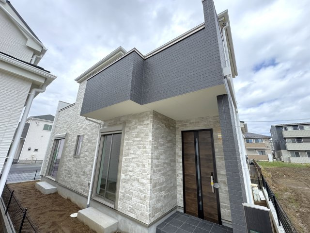 松戸市新松戸6丁目新築戸建【新松戸南小学校：2分】の外観|C号棟：完成済み内覧可能です！