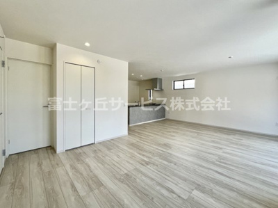 【居間・リビング】 | 静岡市清水区御門台 未入居戸建 | LDK22.4帖