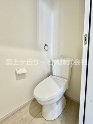 【トイレ】 | 静岡市清水区御門台 未入居戸建 | 1Fトイレです
2Fにも同タイプのトイレがあります