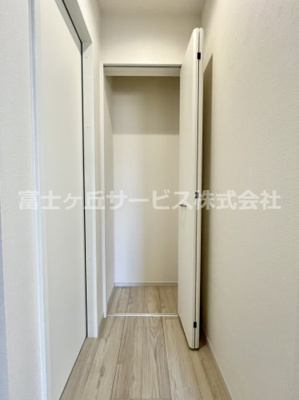 【収納】 | 静岡市清水区御門台 未入居戸建 | 玄関正面の収納です